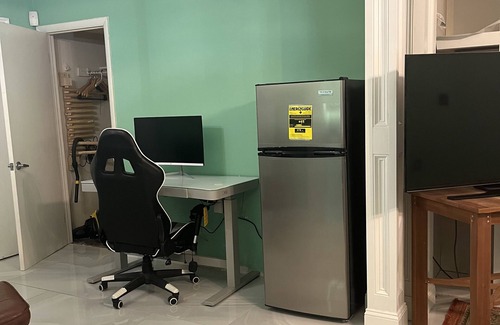 La Plata House | Charming, Cozy Chimney Suite Studio DC Area