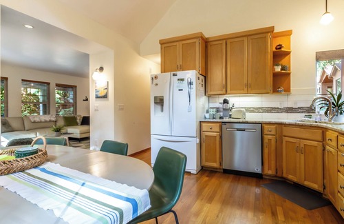 Sudden Valley Cottage | Charming cozy cottage in beautiful surroundings minutes from outdoor adventures.
