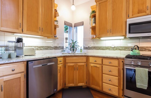 Sudden Valley Cottage | Charming cozy cottage in beautiful surroundings minutes from outdoor adventures.