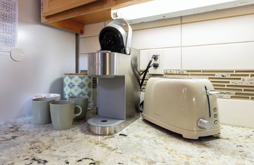 Sudden Valley Cottage | Charming cozy cottage in beautiful surroundings minutes from outdoor adventures.