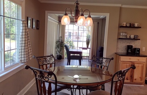 New Bern Cottage | Charming Cozy Cottage Near Downtown New Bern w 2.5 BA