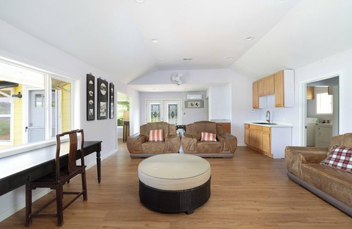 Issaquah House | Charming Cozy Dream Waterfront Family Refuge Relax House