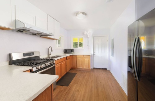 Issaquah House | Charming Cozy Dream Waterfront Family Refuge Relax House