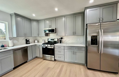 Reseda House | Charming & Cozy, Newly Renovated Home W/Large Backyard!