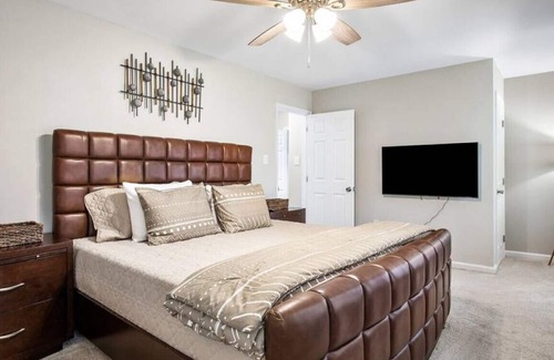 Highland Springs House | Charming & Cozy Retreat: Your Perfect RVA Getaway