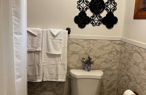 Marietta Apartment | Charming cozy studio with WiFi in lovely Marietta, NY