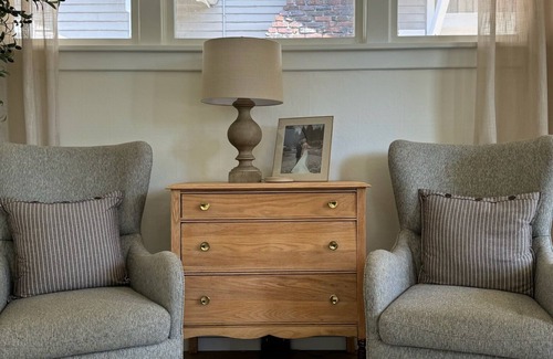 Ravenna House | Charming Craftsman Home-Away-from-Home in Ravenna with Luxury Gymn