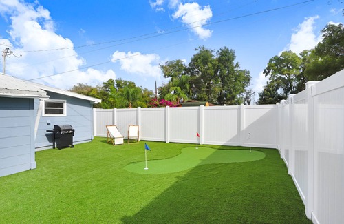 Dade City House | Charming Dade City - Backyard Oasis - Convenient to Tampa amenities