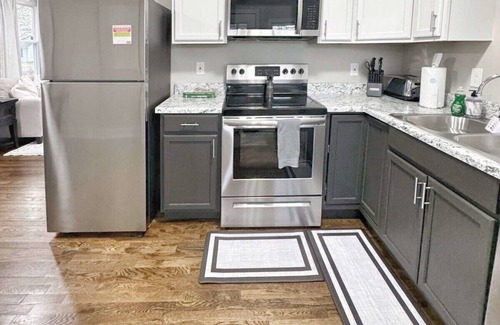Decatur House | Charming Decatur Haven: Heartland Delight