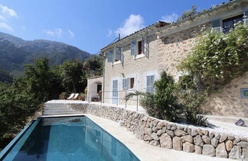 Deia House | Charming Deia House With Impressive Mountain Views
