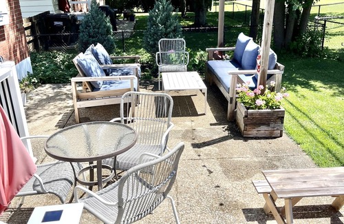 St. Matthews House | Charming Derby Getaway, sleeps 6-8
