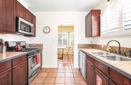 Chino Canyon House | Charming desert getaway with lush garden, private pool & spa - close to downtown