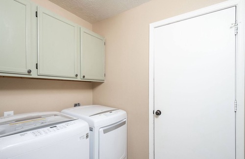 Mesilla Park House | Charming desert oasis- Conveniently located near NMSU, golf course, and highway.