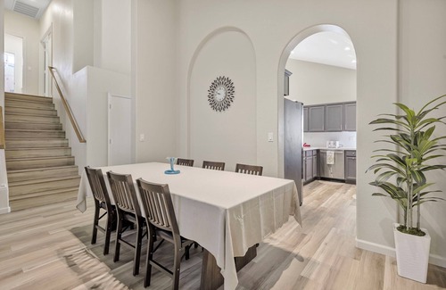 Paradise Valley Village House | Charming Desert Stay Sparkly Pool Fast Wi-Fi Grill Fire Pit