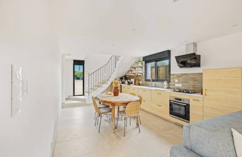 Regusse House | Charming design house in the heart of the Verdon