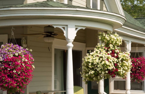 Lake George House | Charming Direct Lake Front Home
