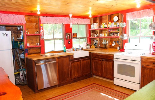 Moultonborough Cottage | Charming dog-friendly cottage with water view & access, private dock & row boat