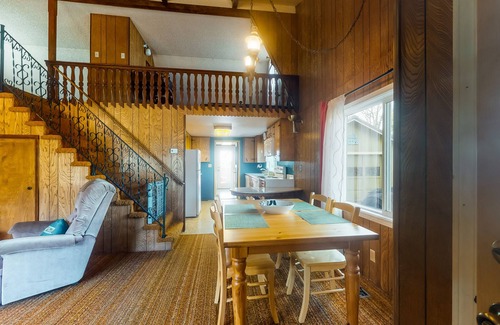 Rockaway Beach House | Charming, dog-friendly getaway w/a full kitchen & firepit - walk to the beach