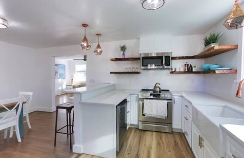 Northeast Virginia Beach House | Charming, Dog friendly, 2-bedroom house near the Virginia Beach Oceanfront
