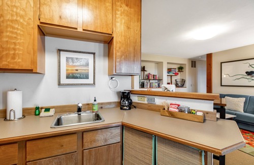 Coupeville House | Charming dog-friendly retreat near beach with hot tub & large yard