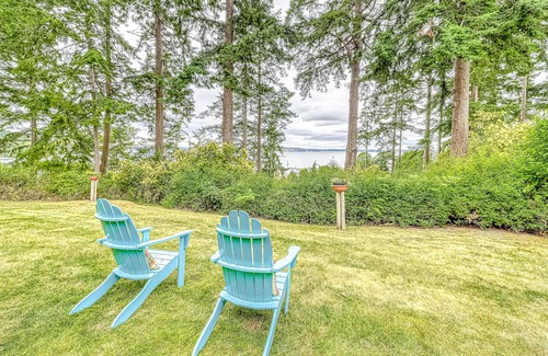 Coupeville House | Charming dog-friendly retreat near beach with hot tub & large yard