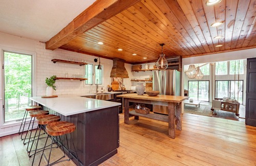 Blakeslee House | Charming Dog Friendly Cottage w/Modern Touches