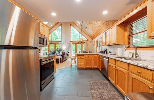 Blakeslee House | Charming Dog Friendly Lake Home Near Trails w/Dock