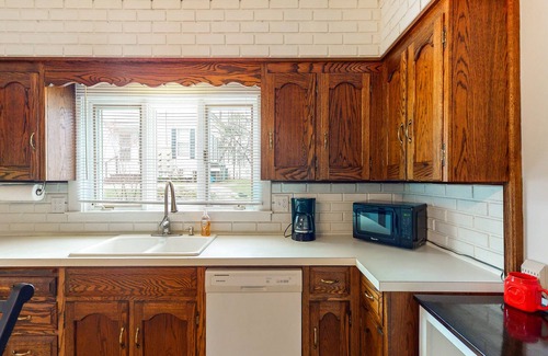 Bucksport House | Charming double duplex with WiFi, W/D, & fireplace - walk to river & downtown