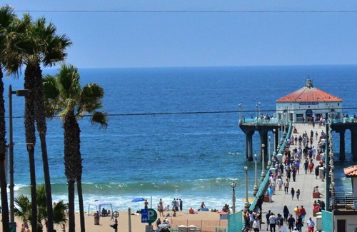 The Strand Apartment | Charming downstairs studio in amazing Manhattan Beach, 2 blocks from the beach