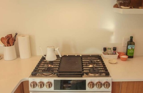 Wakefield-Peacedale House | Charming Downtown Wakefield Mill House