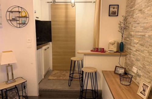 Limoges Apartment | Charming downtown studio apartment