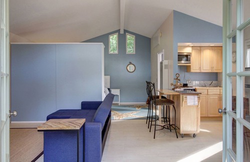 West Beach Cottage | Charming Downtown Studio w/Secluded Yard - Near State Street