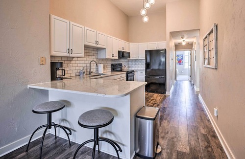 Holland Apartment | Charming Dtwn Holland Escape: Above Crust 54!