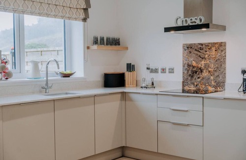 Llanarthney House | Charming Dual - Cottage – A Private Modern Retreat