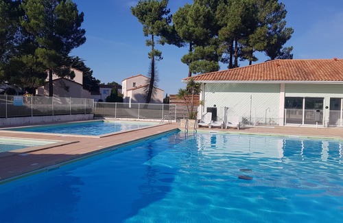 Dolus-d'Oleron Apartment | Charming duplex in quiet residence with swimming pool