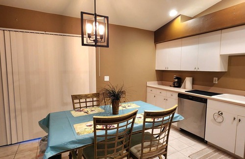 Caloosahatchee House | Charming duplex in quiet SW Florida, near The Beach, shops, dining, and more!