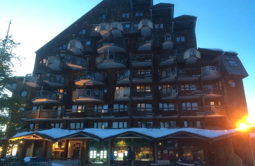 Avoriaz Apartment | Charming - duplex sleeps 6 - ski-in ski-out - quiet area (Falaise)