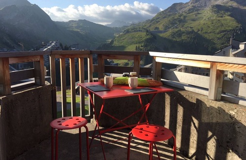 Avoriaz Apartment | Charming - duplex sleeps 6 - ski-in ski-out - quiet area (Falaise)