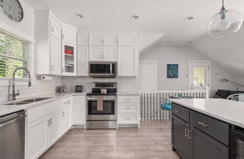 Eastwood House | Charming East Nashville Hideaway | King Bed, 2 Balconies, Pet Friendly, Walkable