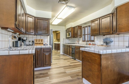 East Sacramento House | Charming East Sac Retreat CSU Pool and Hot Tub