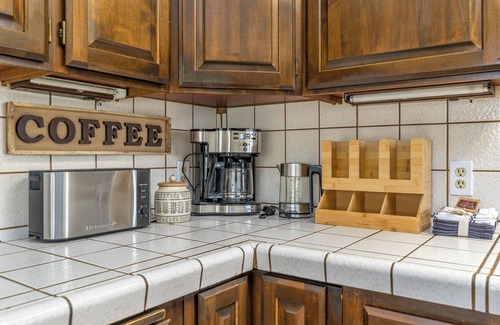 East Sacramento House | Charming East Sac Retreat CSU Pool and Hot Tub