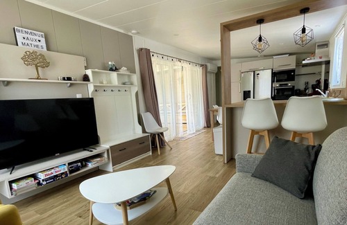 Les Mathes House | Charming ecolodge with heated pool all year round