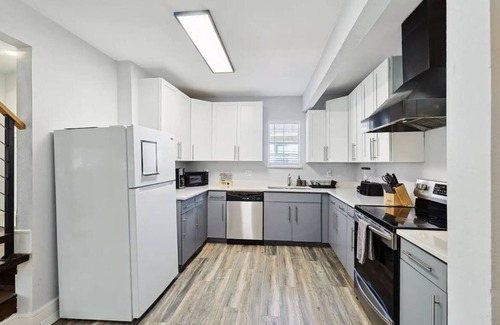 Kessler House | Charming Edgefield Retreat - Steps from Bishop Arts