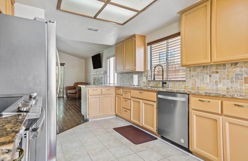 Elk Grove House | Charming Elk Grove Home - 15 Mi to Sacramento!