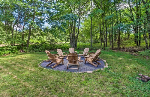 Long Pond Cottage | Charming Emerald Lakes Cottage w/Hot Tub!