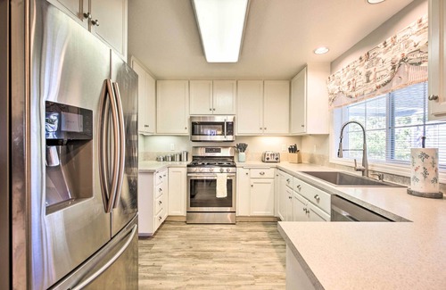 Central Oregon House | Charming Eugene Home w/Fire Pit: 8 Mi to UO!