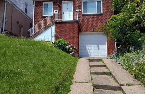 South Hills House | Charming European style 2-bedroom house in beautiful Pittsburgh with AC, wi-fi