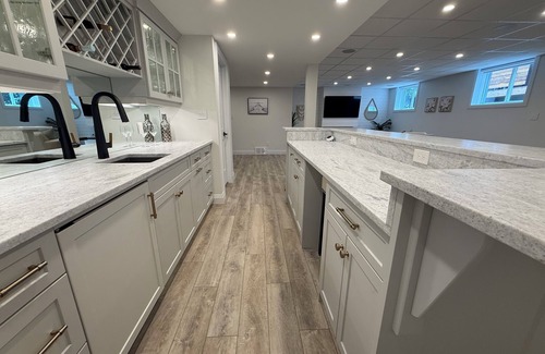 Township of Woolwich House | Charming Executive Bungalow with Hot Tub, close to St. Jacobs