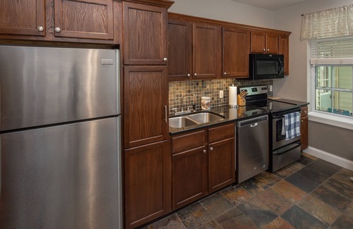 Galena House | Charming Fall Stay on Prospect St ~ Walkable 2 Downtown Galena w/Parking!