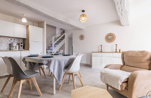 Le Val-Saint-Pere Cottage | Charming family home near Avranches